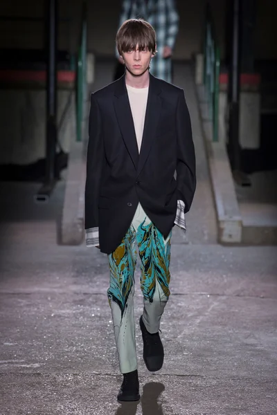 Look 38